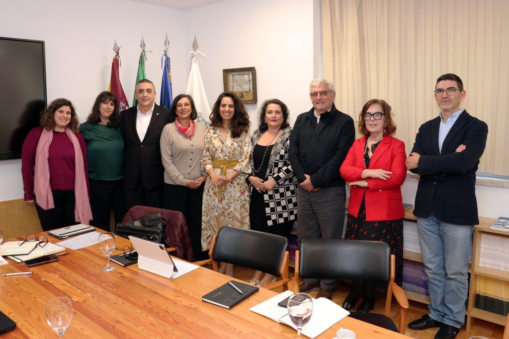 Encontro centros colaboradores OMS _ ESEnfC _ 7abril2025