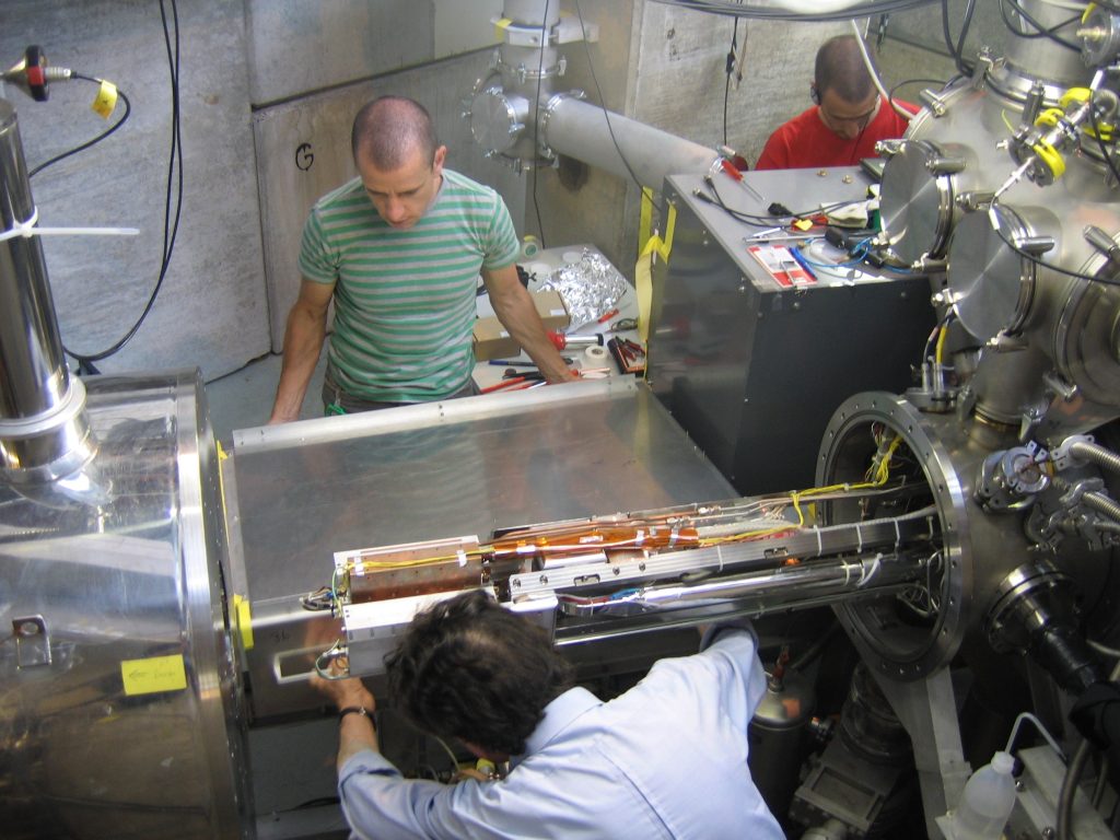 Luís Fernandes a trabalhar nas experiência na Suíça