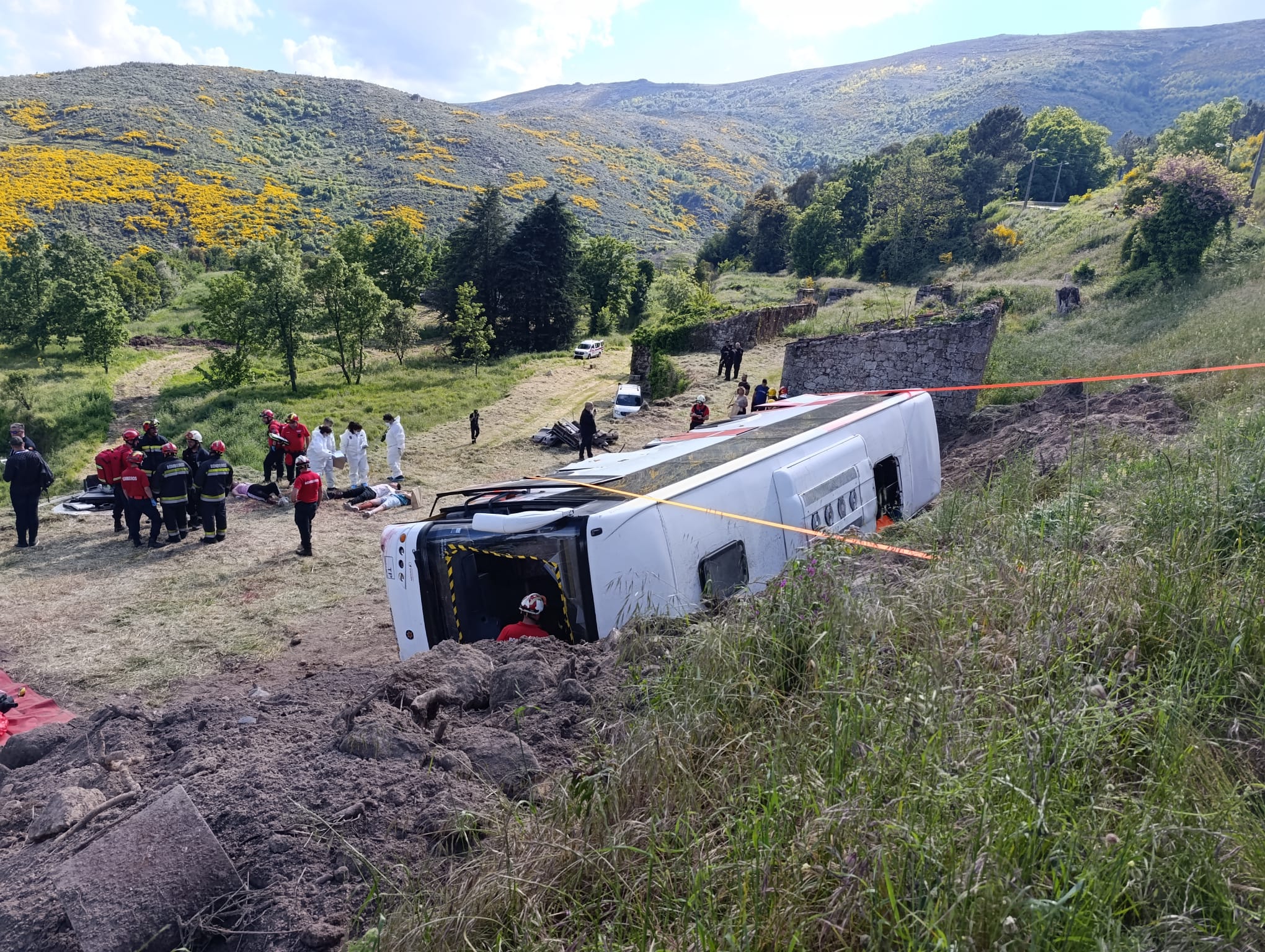 Despiste de autocarro testa capacidade de resposta na Serra da Estrela