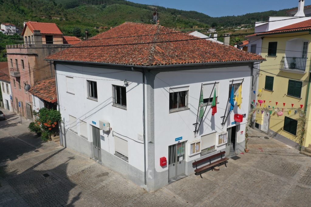 Centro de Saúde de Pomares @CM Arganil