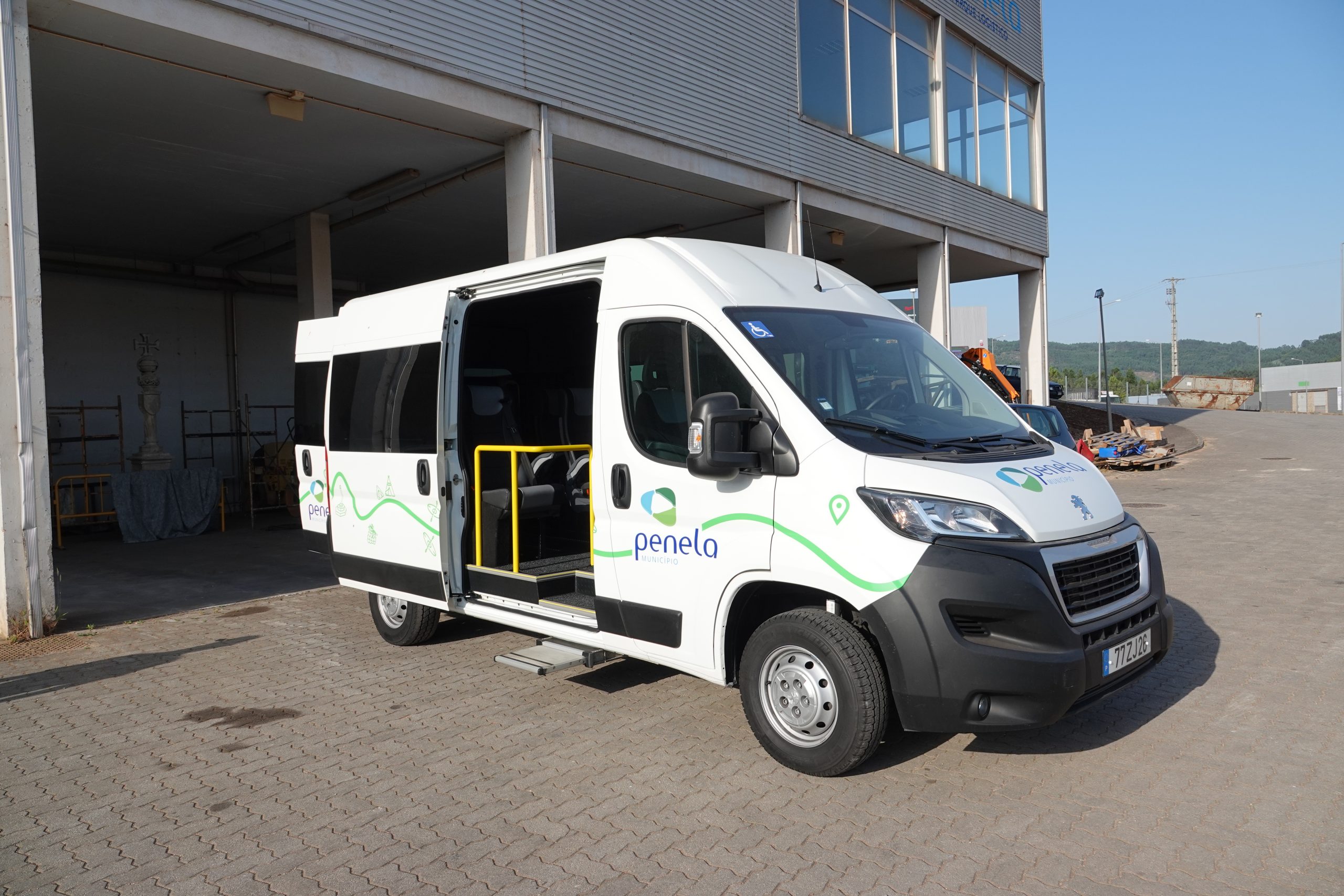 Penela reforça mobilidade inclusiva com aquisição de nova viatura adaptada