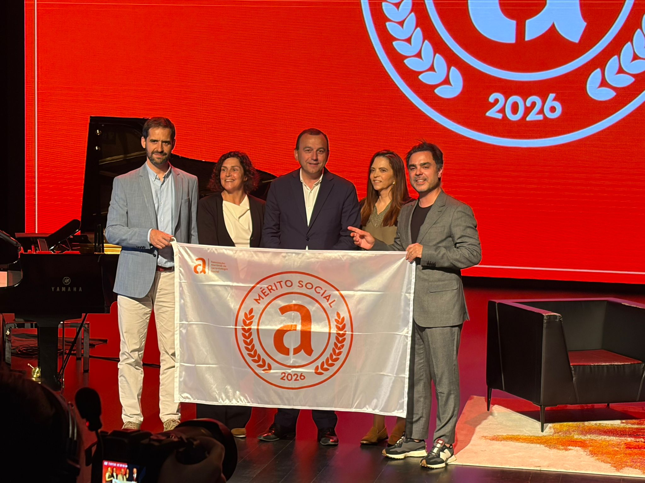 Vouzela distinguida com Bandeira de Mérito Social 2026 @CM Vouzela