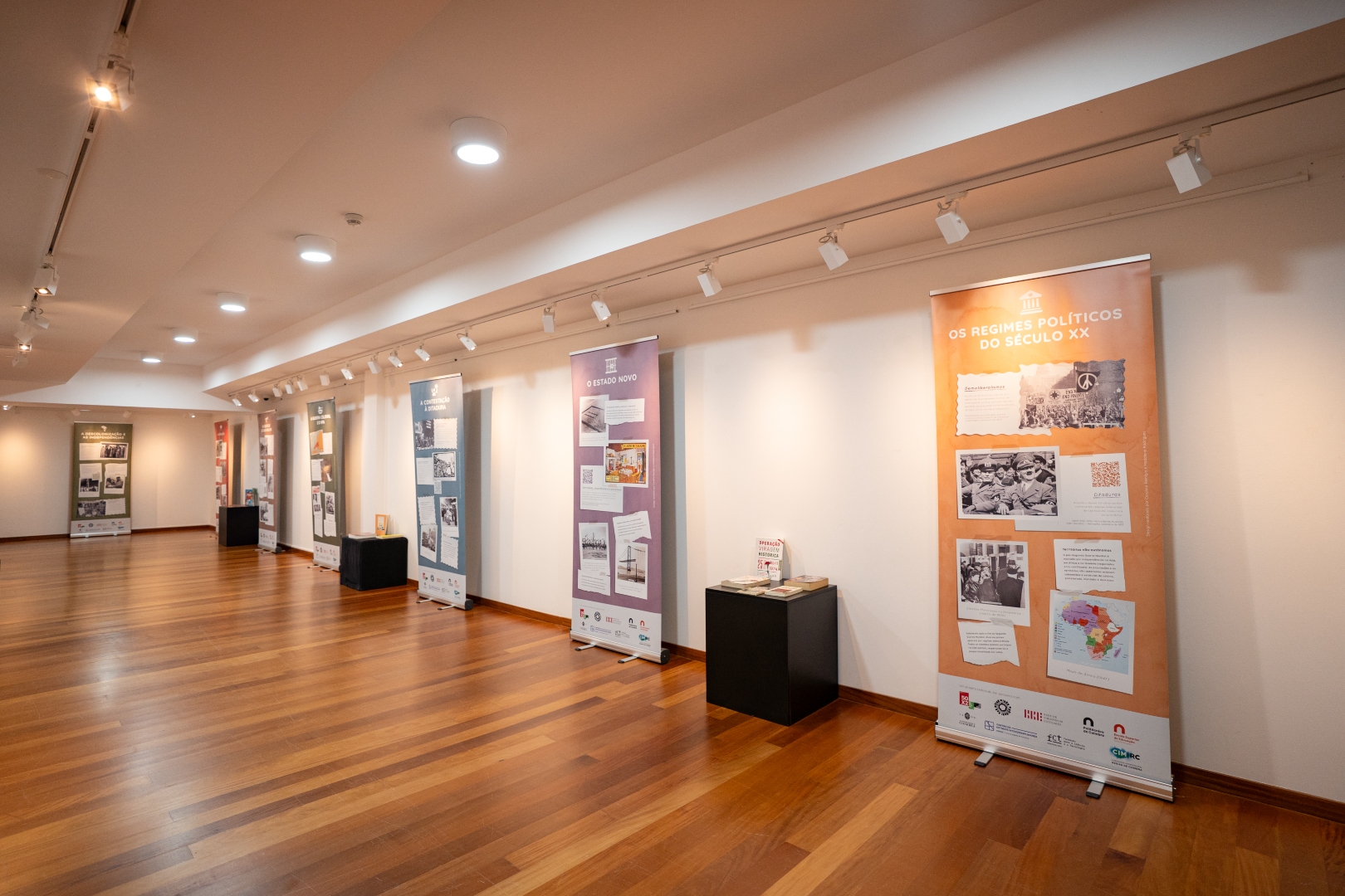 Pampilhosa da Serra assinala 25 de Abril com exposição e espetáculo de teatro @CM Pampilhosa da Serra