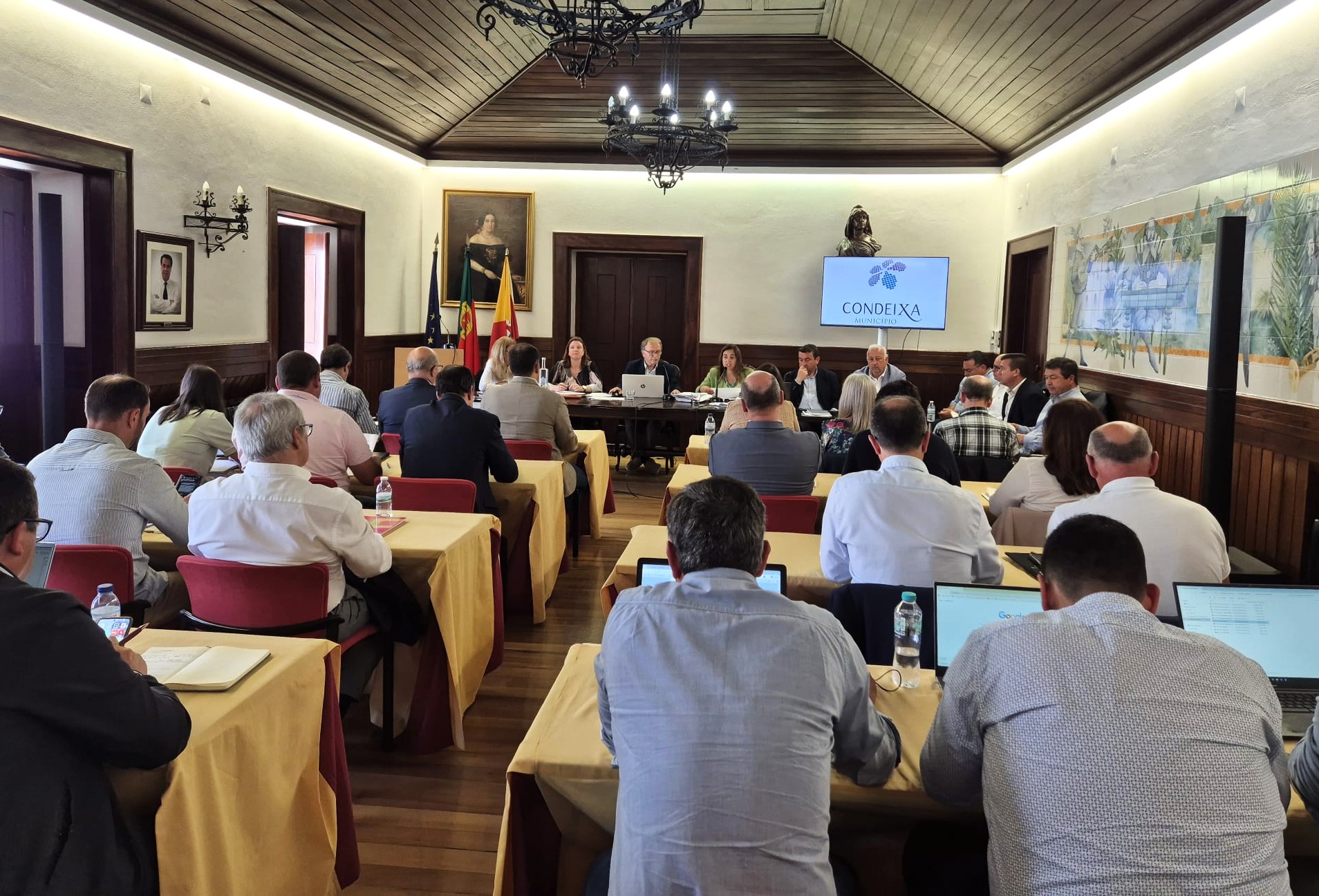 Condeixa-a-Nova aprovou hoje uma moção pela extensão do sistema de metrobus @CM Condeixa-a-Nova