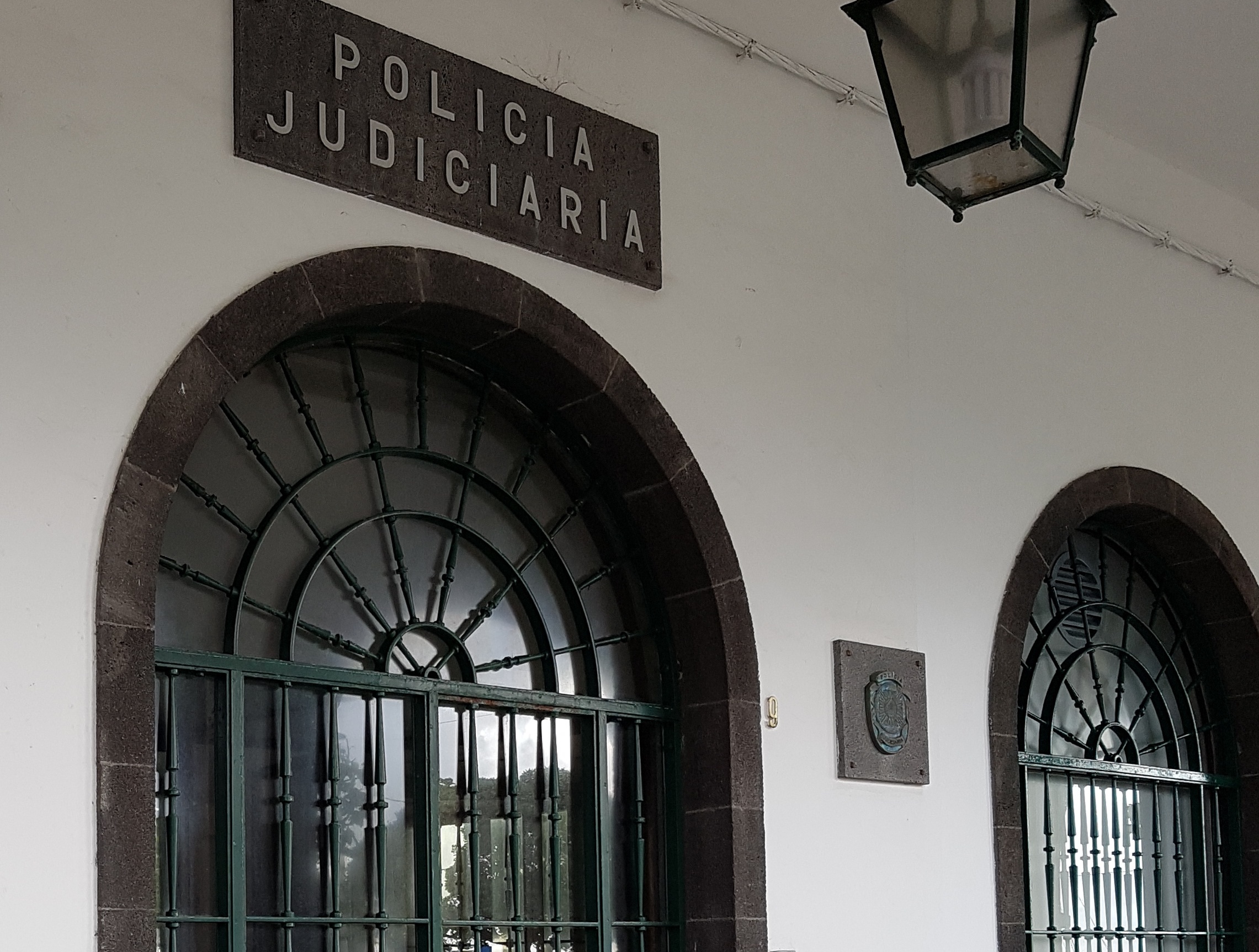 Polícia Judiciária dos Açores detém estrangeira com mais de dois quilos de heroína @PJ