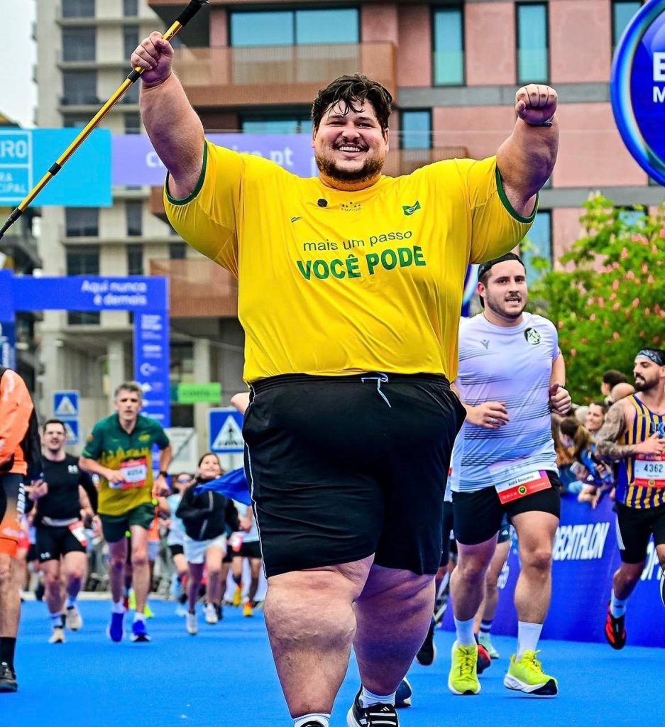 Brasileiro de 200kg termina maratona em Aveiro @Júlio Mamute