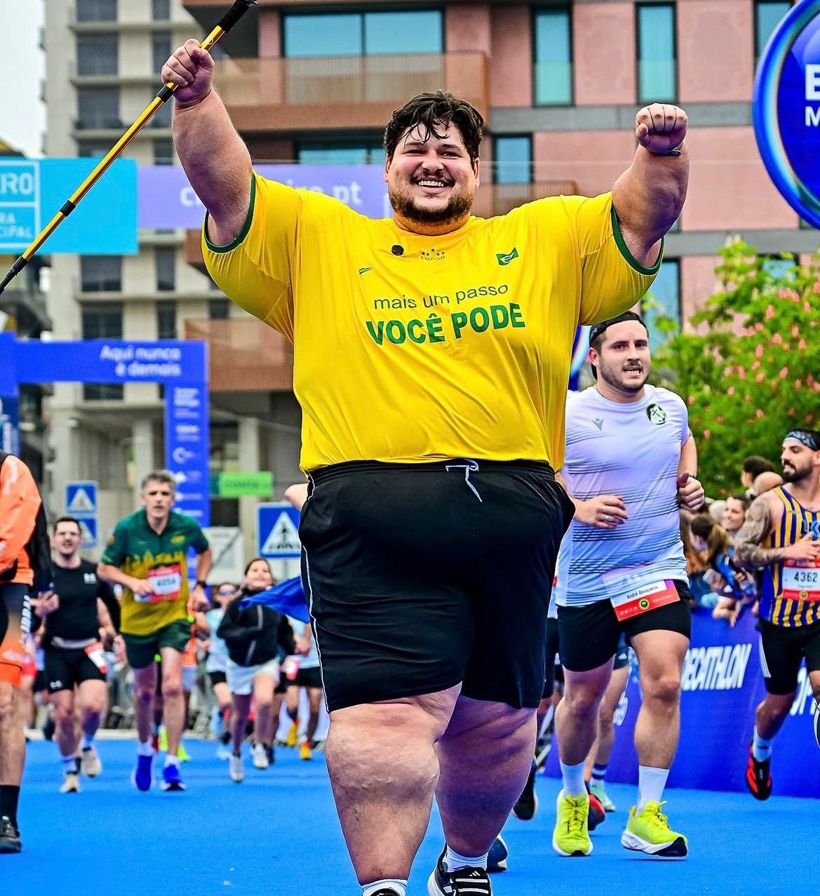 Brasileiro de 200kg termina maratona em Aveiro @Júlio Mamute