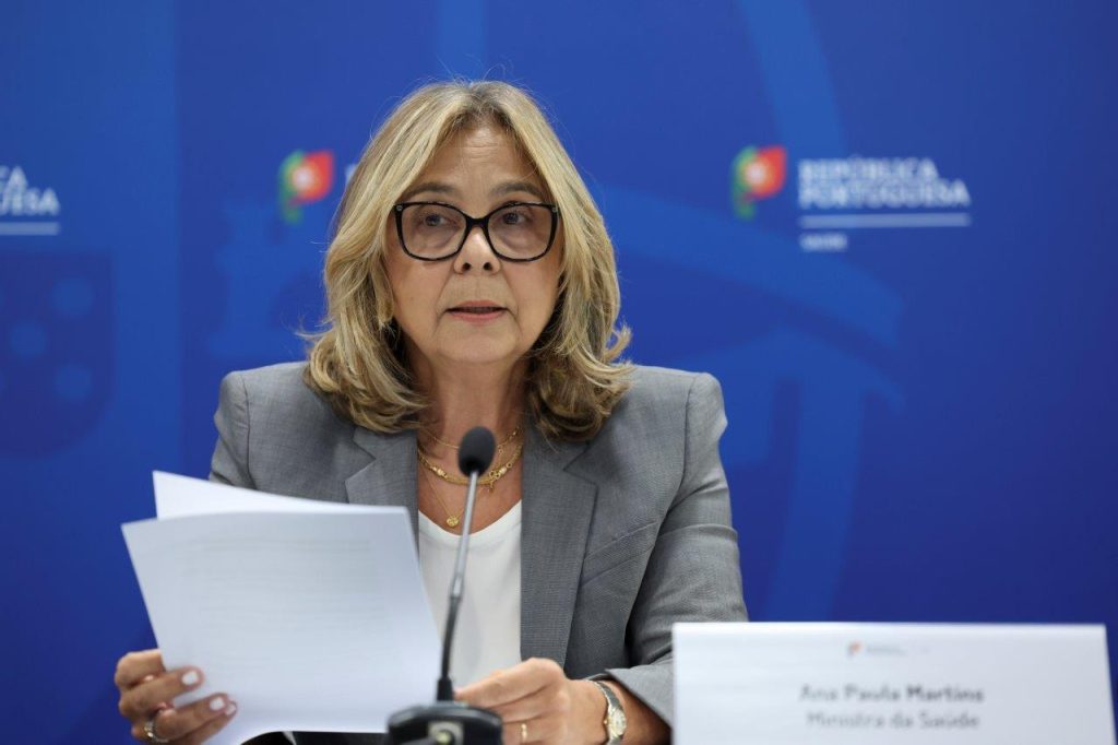 Ministra da Saúde quis travar vacinação de crianças contra a Covid-19 @República Portuguesa