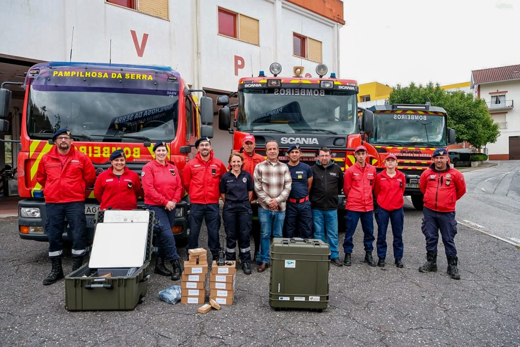 Rádios SIRESP e sistemas Starlink reforçam capacidade de resposta dos Bombeiros Voluntários em Pampilhosa da Serra @CM Pampilhosa da Serra