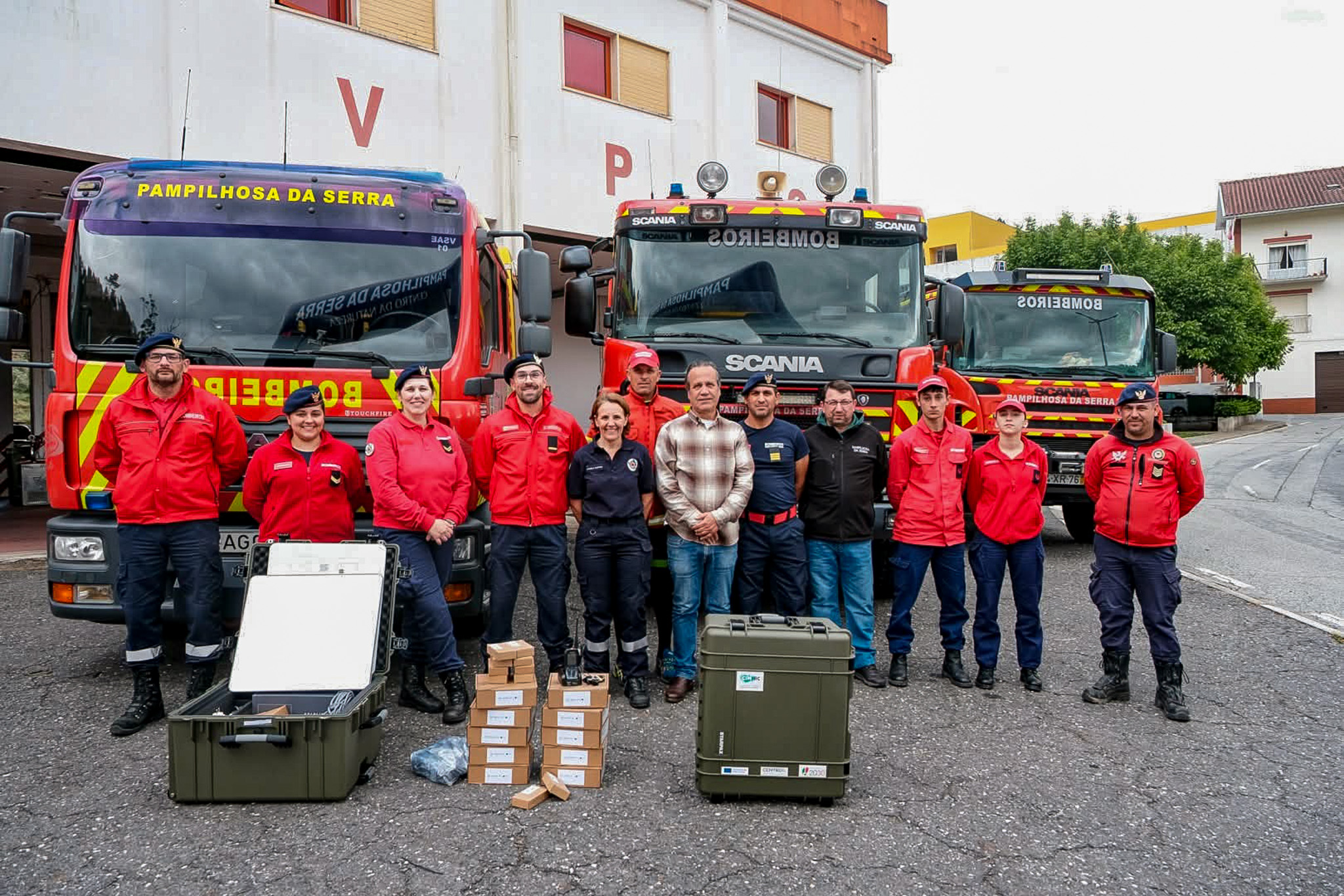 Rádios SIRESP e sistemas Starlink reforçam capacidade de resposta dos Bombeiros Voluntários em Pampilhosa da Serra @CM Pampilhosa da Serra