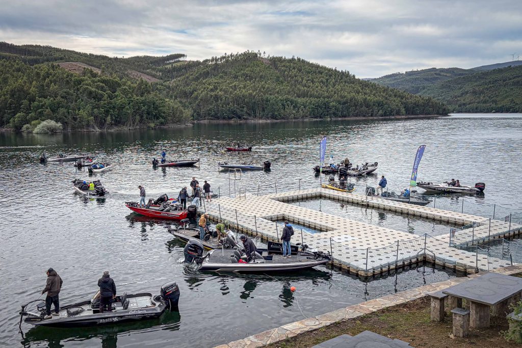 "O Rio Que Nos Une": 60 embarcações, dois concelhos e um fim desemana de pesca desportiva no Zêzere @CM Pampilhosa da Serra