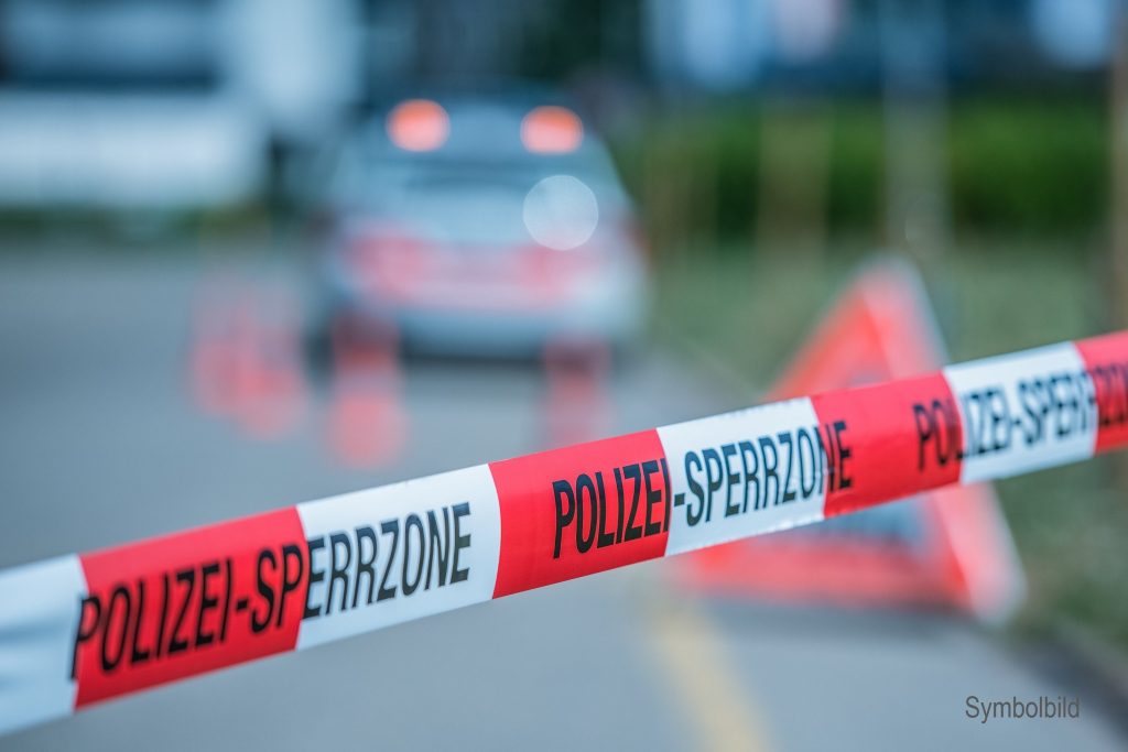 Português de 59 anos morre após ser atingido por viga metálica na Suíça @Kantonspolizei Zurique