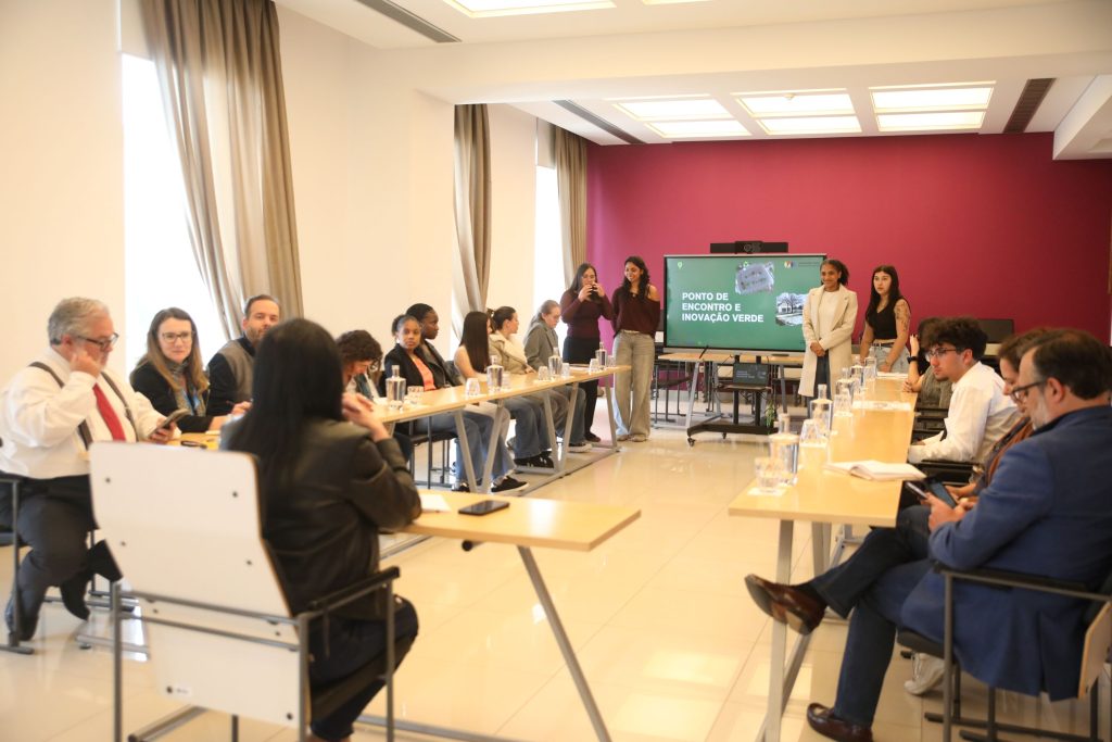 Alunos da ETPC apresentam projeto de espaço verde e convívio à Câmara Municipal de Cantanhede @CM Cantanhede