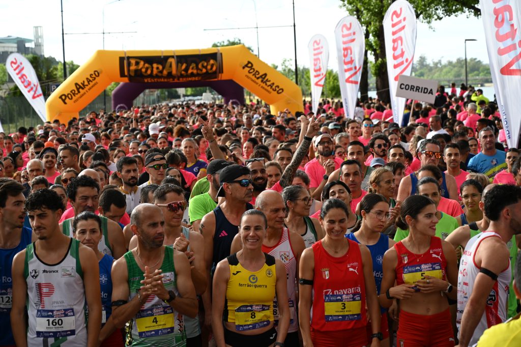 Coimbra pintada de cor-de-rosana Remax White Corrida da Mulher @corrida da mulher de coimbra