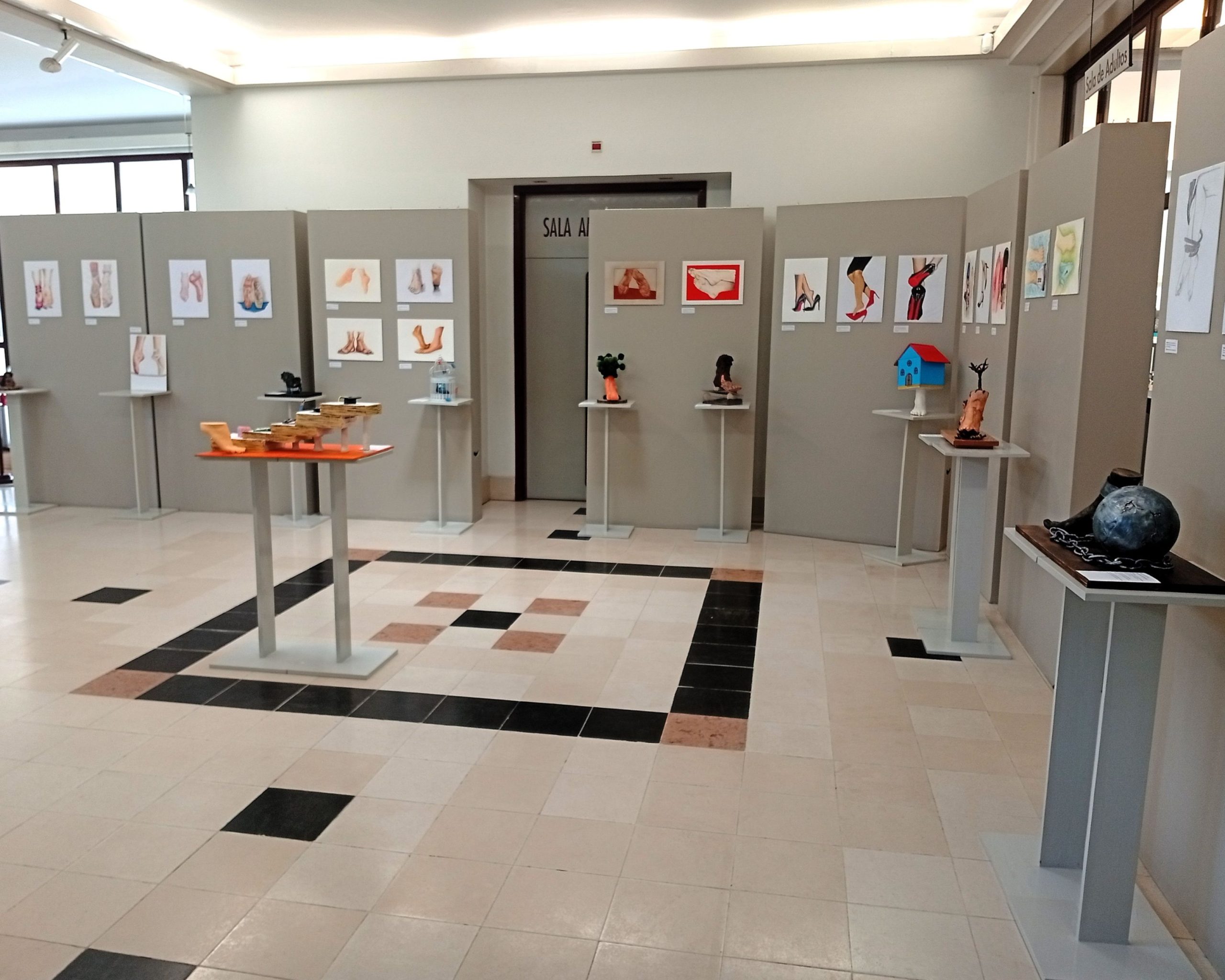 Exposição “Pés, para que vos quero…?” patente na Biblioteca Municipal de Cantanhede @CM Cantanhede