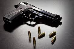 Homem e mulher detidos por posse de armas proibidas em ação de prevenção de criminalidade violenta @PJ