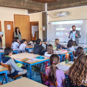 Vila Nova de Poiares assinala 25 de Abril com oferta de livro a alunos @CM Vila Nova de Poiares