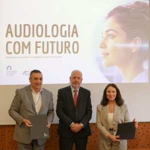Estudantes de Audiologia da ESTeSC-IPC vão ter bolsas pagas pela APORMED @ESTESC
