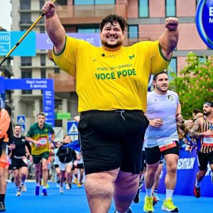 Brasileiro de 200kg termina maratona em Aveiro @Júlio Mamute
