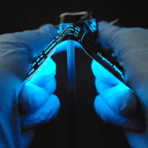 Investigadores da Universidade de Coimbra desenvolvem tecnologia para criar ecrãs flexíveis que dobram e esticam sem se partir @FCTUC